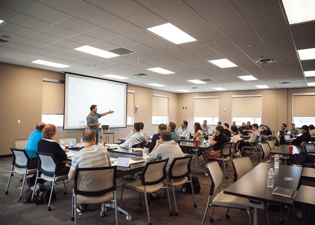 Visionary Leadership: Inspiring Innovation in Teams